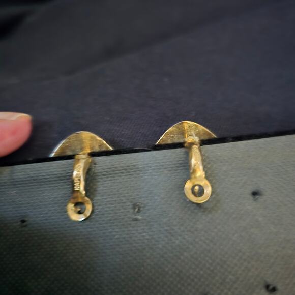 Vintage Napier Gold Tone Leaf Earrings - Picture 2 of 3